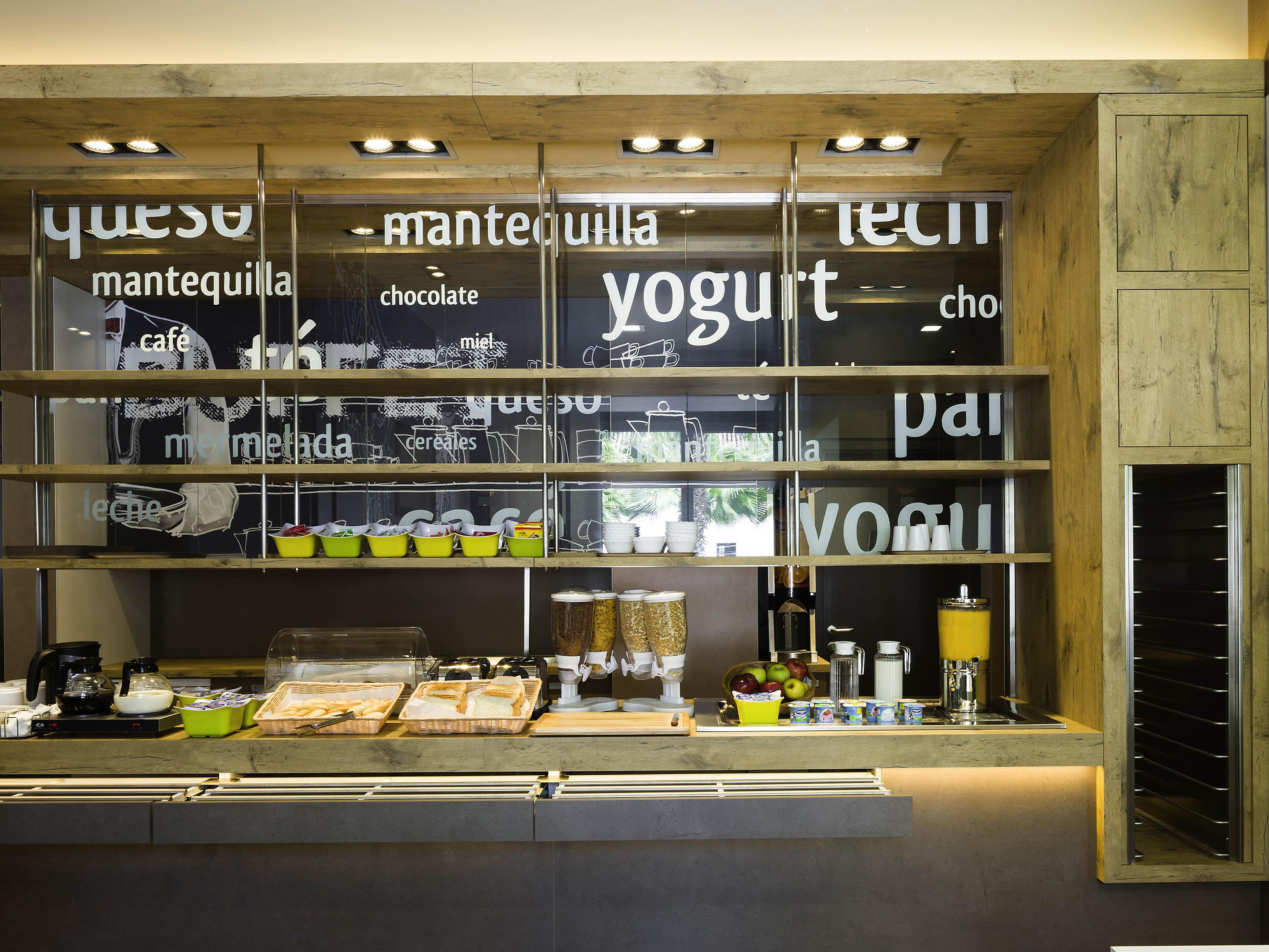 Ibis Budget Sevilla Aeropuerto Luaran gambar