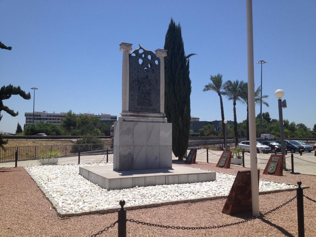 Ibis Budget Sevilla Aeropuerto Luaran gambar