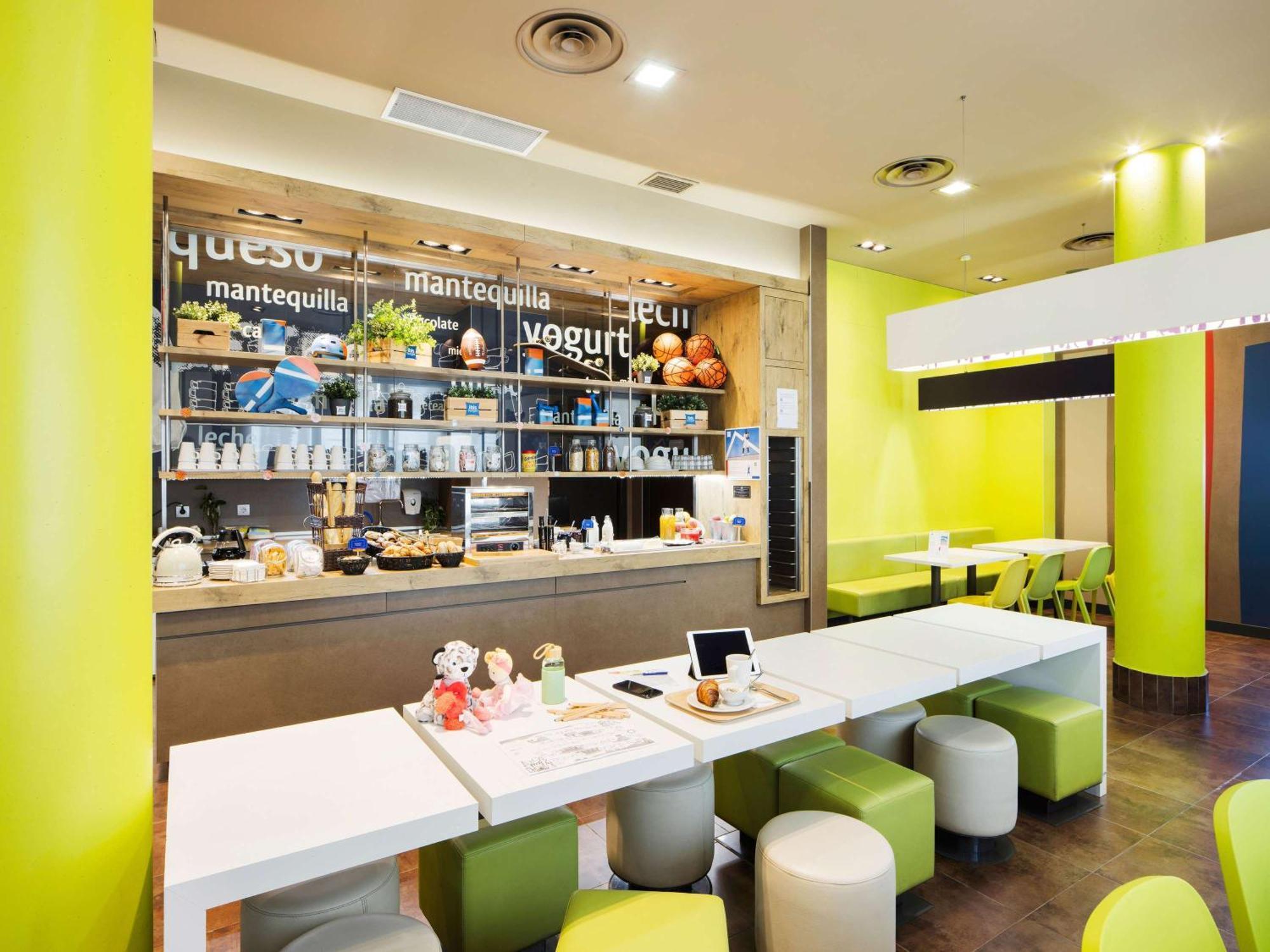 Ibis Budget Sevilla Aeropuerto Luaran gambar