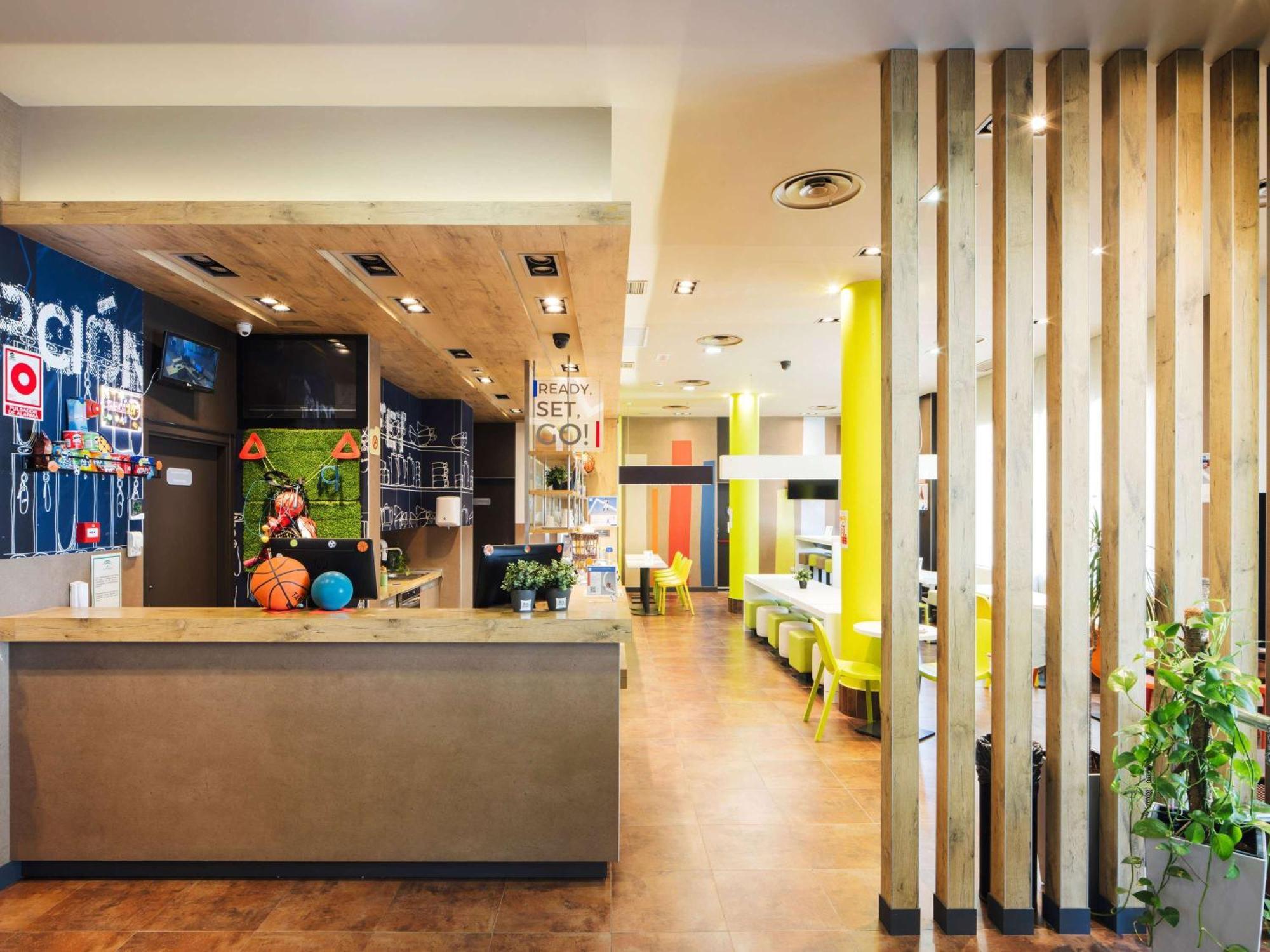 Ibis Budget Sevilla Aeropuerto Luaran gambar